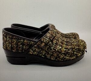Dansko Sanita Tweed Clogs – Women’s Size 8 (EU 38) Comfort Shoes